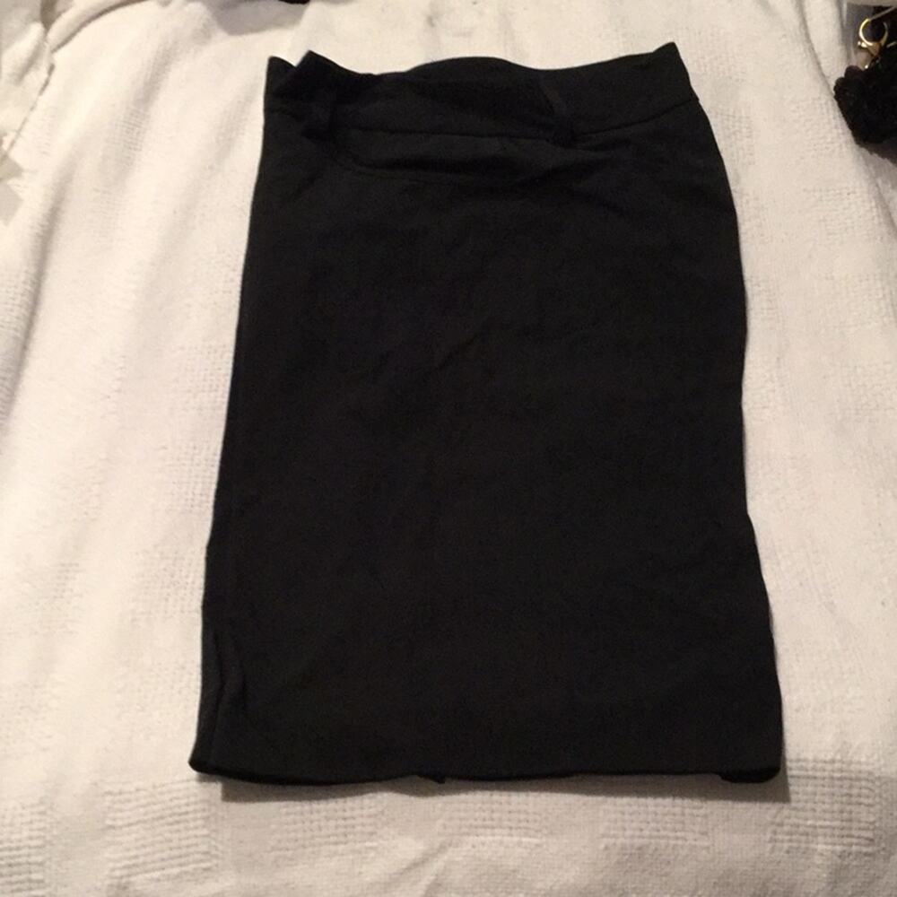 Karen Kane 6 black walking shorts worn once